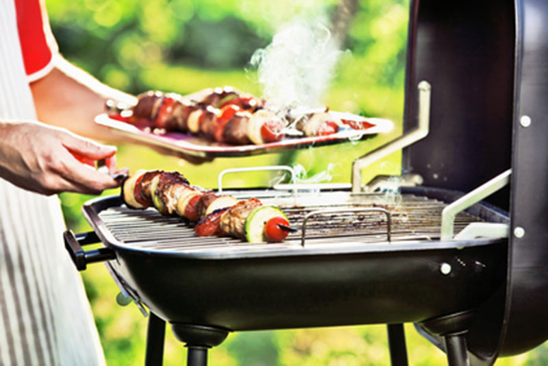 Les cuissons de l’été - Barbecue, gril ou plancha, lequel choisir ?