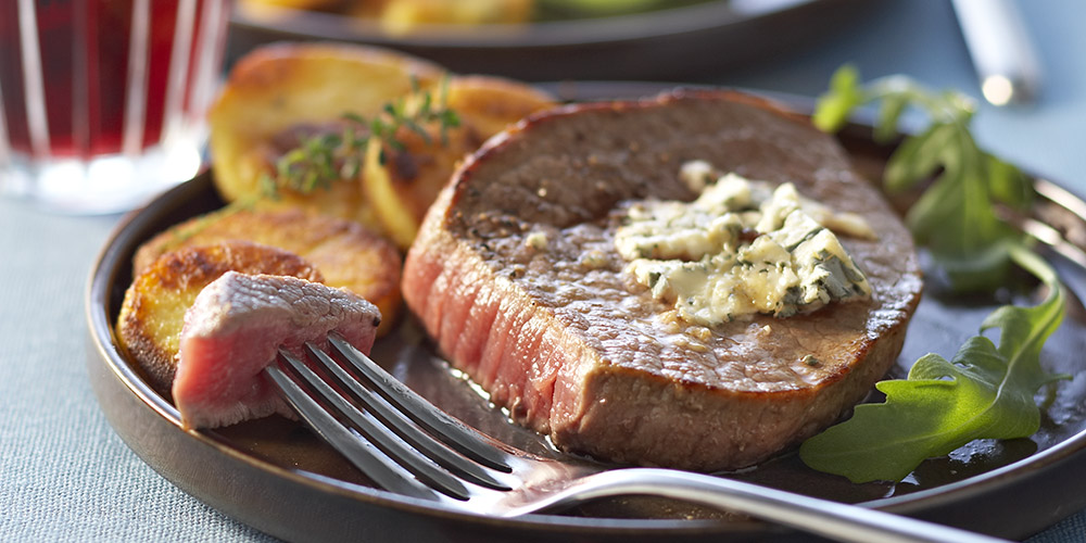 Steak au bleu et galette de polenta