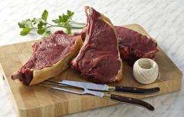 La côte à l'os et l'entrecôte de cheval