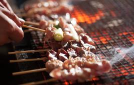 Japon - Les Yakitoris, la convivialité des brochettes japonaises