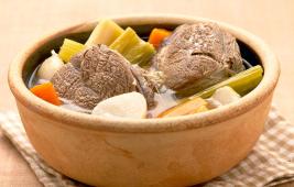 Pot-au-feu : recette, bouillon et choix de la viande