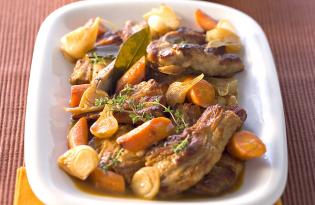 L’aillade de veau au vin blanc à la croisée des traditions en Midi-Pyrénées