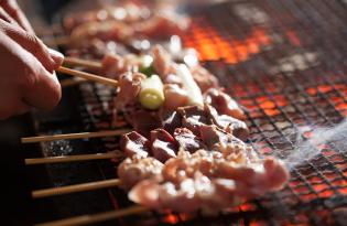 Japon - Les Yakitoris, la convivialité des brochettes japonaises