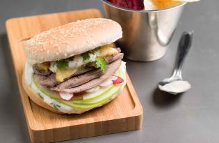 Burger sucré-salé de langue de bœuf Burger sucré-salé de langue de bœuf