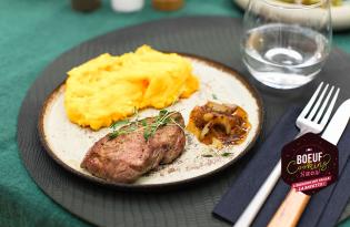 Pavés de bœuf, chutney d’oignons au sirop d’érable et purée de potimarron et pommes de terre Pavés de bœuf, chutney d’oignons au sirop d’érable et purée de potimarron et pommes de terre