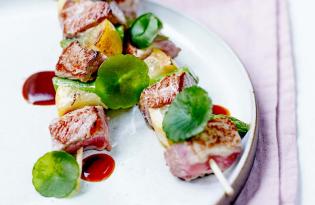 Brochettes de veau au citron et aux asperges