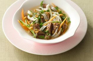 Joues de veau aux nouilles chinoises et cacahuètes Joues de veau aux nouilles chinoises et cacahuètes
