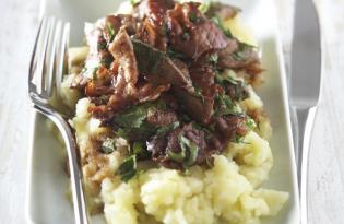 Emincé de foie de veau au bacon, écrasé de pommes de terre Emincé de foie de veau au bacon, écrasé de pommes de terre