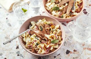 Farfalle au foie de veau, dés de poire, sauce au Stilton et aux noix Farfalle au foie de veau, dés de poire, sauce au Stilton et aux noix