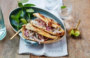 Naans farcis à l’agneau et menthe