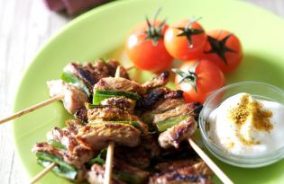 Petites brochettes de veau au curry