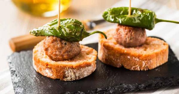Les Tapas Pour De Petits Grignotages Entre Amis Cuisine Achat