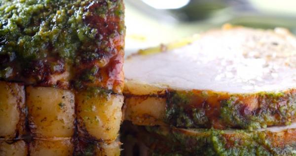 Rôti De Veau En Persillade Dherbes Fraîches