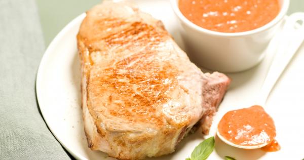 Recette de Côtes de veau à la crème de poivron