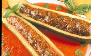 Courgettes farcies au coulis de tomate