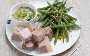 Bouchées de tête de veau et salade de haricots verts