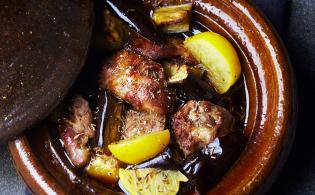 Tajine d’agneau aux aubergines au citron confit