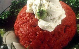 Tartare de boeuf aux épices et aux herbes