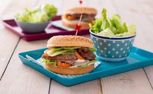 Burgers au bœuf et aux légumes du pot-au-feu