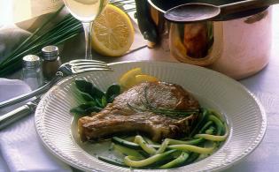 Côtes de veau aux spaghettis de courgettes