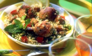 Croquettes d'agneau, taboulé et salade d'aubergines