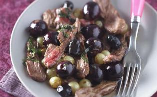 Emincé de bœuf aux olives et raisin frais