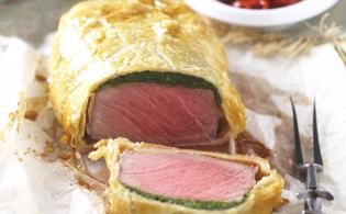 Faux-filet rôti aux épinards et en croûte feuilletée