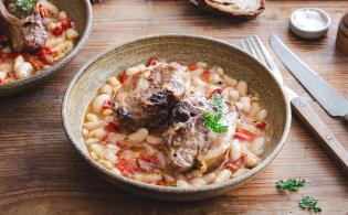 Mijoté de collier d’agneau, haricots et chorizo