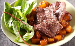 Onglet de veau aigre doux à l'ananas, sauce aigre-douce