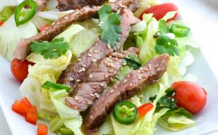 Salade asiatique de bœuf