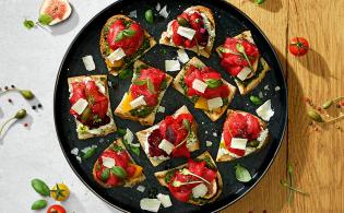 Tartines de carpaccio de bœuf aux figues