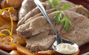 Tranche de gigot à la crème d’ail