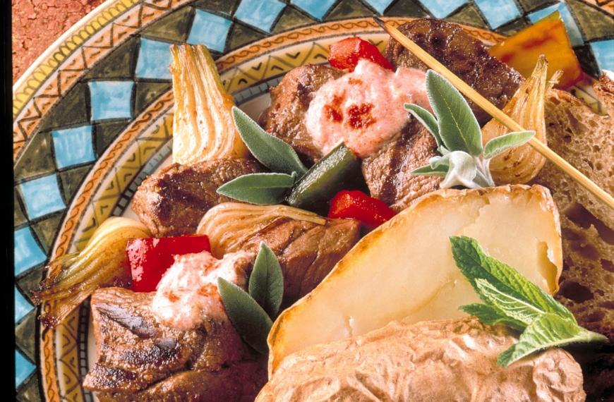 Brochettes de boeuf à la sauce turque