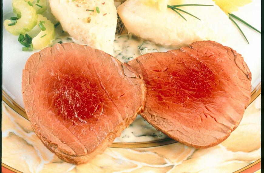 Filet de boeuf sauce cresson, purée de céleri Filet de boeuf sauce cresson, purée de céleri