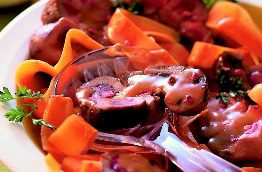 Rognons de veau au miel et tagliatelles de carottes