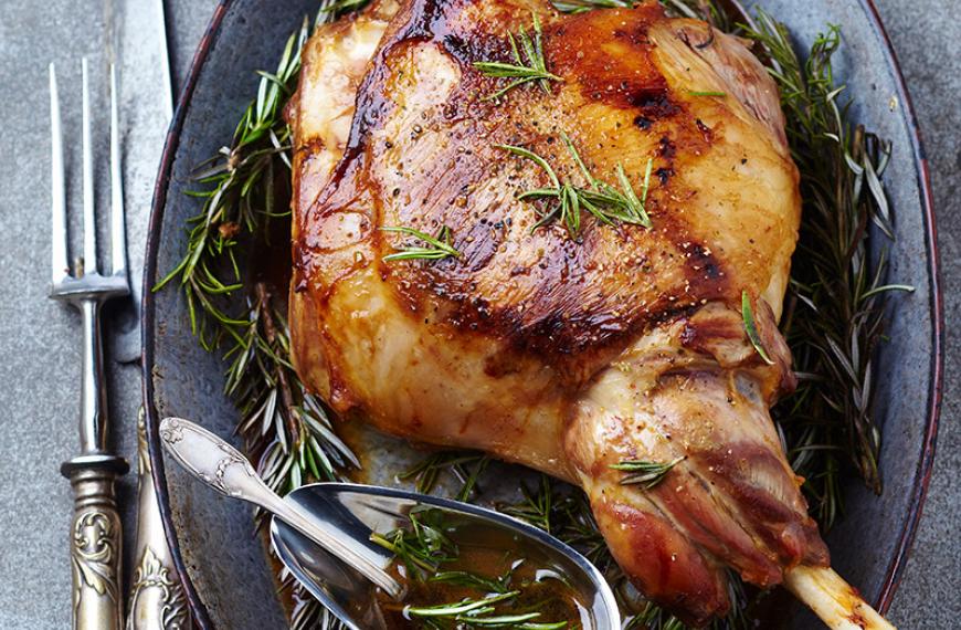 Recette de Gigot d’agneau rôti, jus au romarin