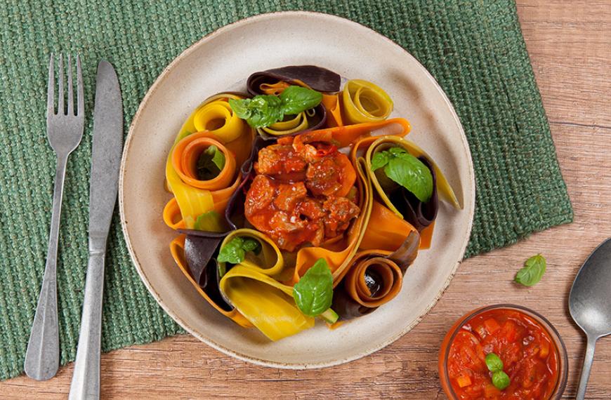 Tagliatelles de légumes à la bolognaise de chevreau