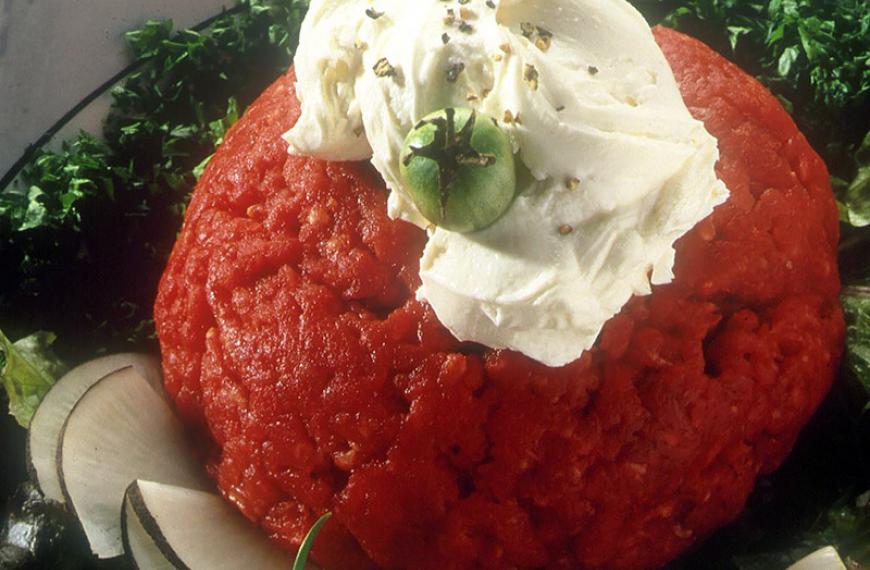 Tartare de boeuf aux épices et aux herbes