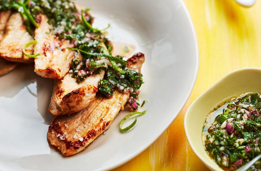 Aiguillettes de veau poêlées et leur sauce Chimichurri au citron vert