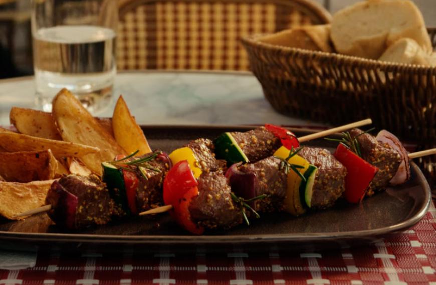 Brochettes de bœuf à la moutarde à l'ancienne et thym