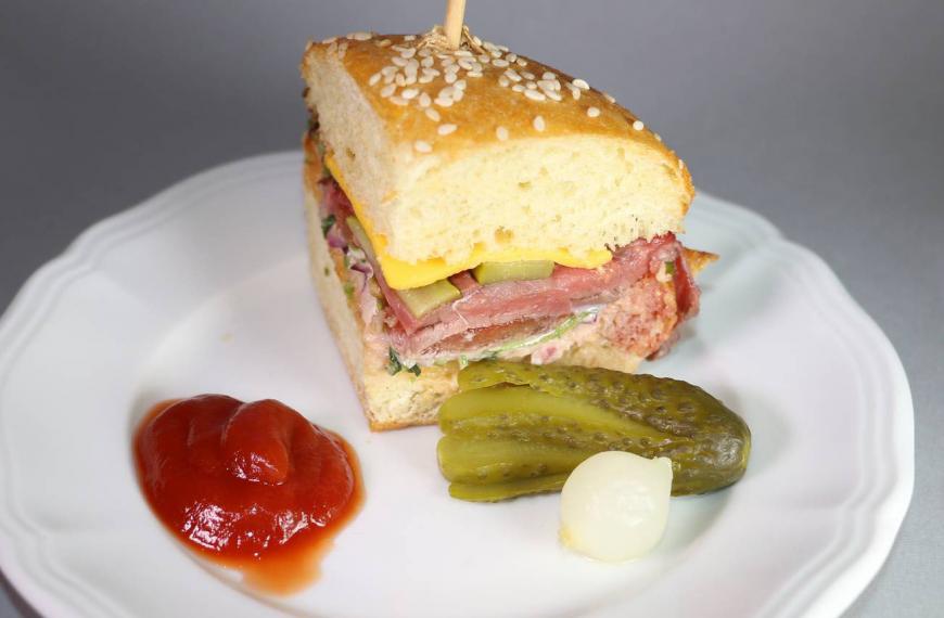 Burger à l’émincé de bœuf Burger à l’émincé de bœuf