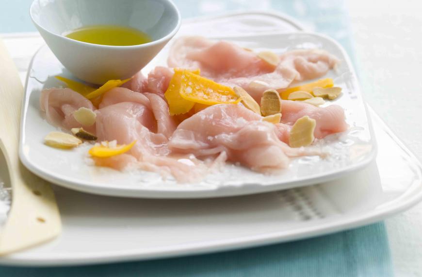Carpaccio de veau à l’huile de noisette et à la mimolette Carpaccio de veau à l’huile de noisette et à la mimolette
