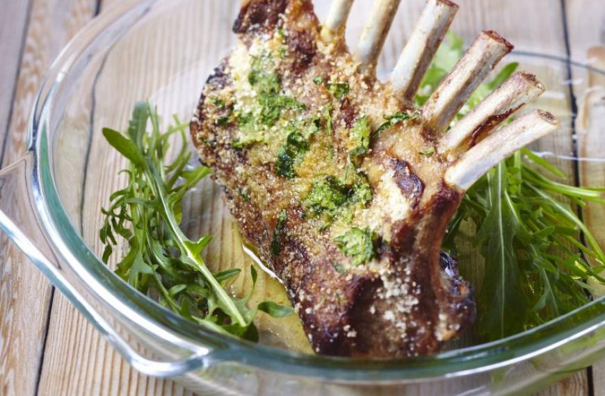 Recette de Carrés d’agneau au four en persillade Recette de Carrés d’agneau au four en persillade