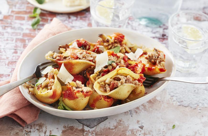 Conchiglioni farcis au veau, oignons, tomates, parmesan, basilic