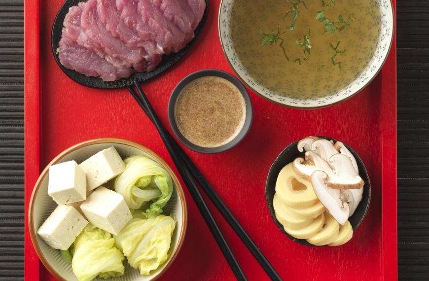 Filet de porc en fondue japonaise ou Shabu-Shabu Filet de porc en fondue japonaise ou Shabu-Shabu
