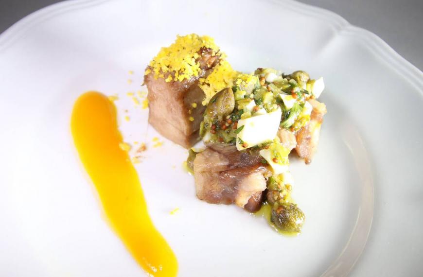 Croustillants de tête de veau à la mangue et sauce gribiche