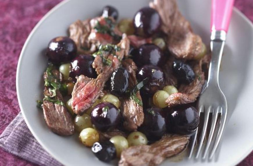 Emincé de bœuf aux olives et raisin frais