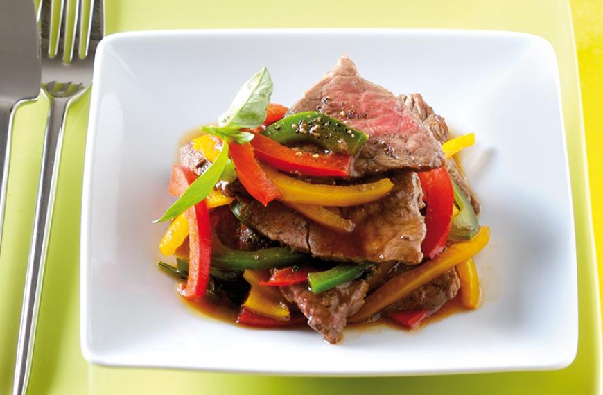 Émincé de bœuf aux trois poivrons Émincé de bœuf aux trois poivrons
