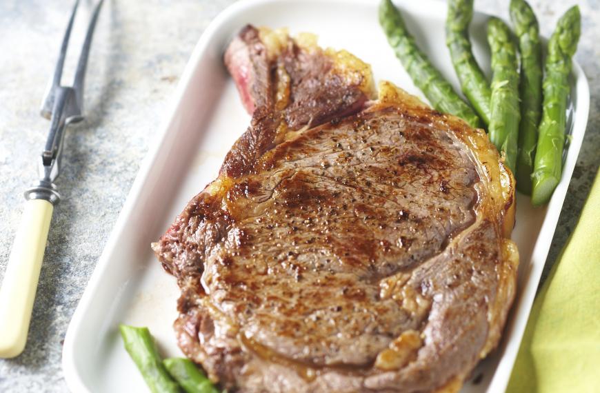 Entrecôte poêlée au beurre de truffe