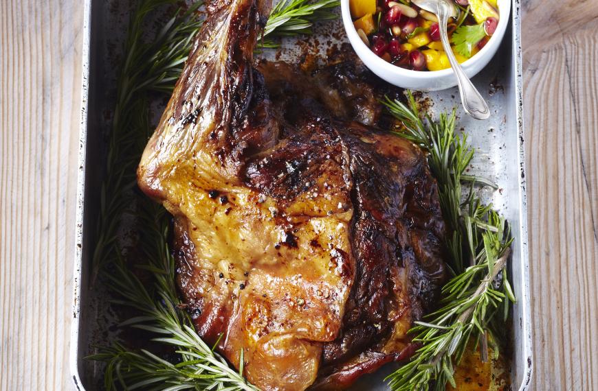 Recette d'Epaule d’agneau confite au four, sauce vierge Recette d'Epaule d’agneau confite au four, sauce vierge